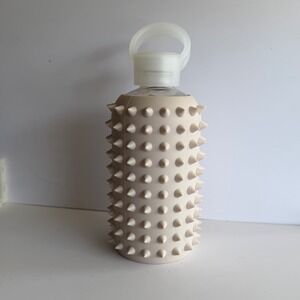 Bkr Spiked Little Glass Water Bottle Sand Nude Silicone‎ Sleeve Loop Cap 16oz